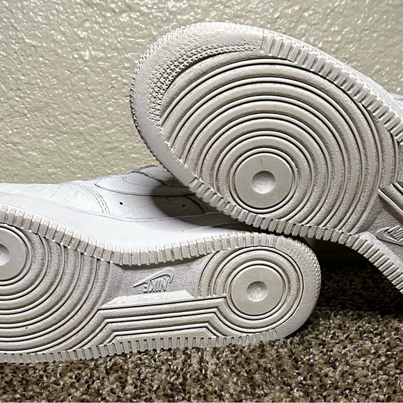 Nike Air Force 1 LowTops “LV8 ‘07 White” Men’s 9.5 Retail $2300 - Picture 6 of 6